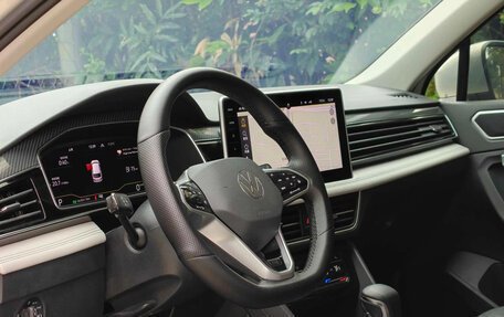 Volkswagen Tiguan II, 2022 год, 4 050 018 рублей, 8 фотография