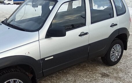 Chevrolet Niva I рестайлинг, 2013 год, 550 000 рублей, 4 фотография