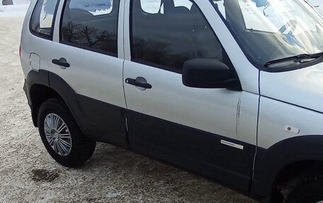 Chevrolet Niva I рестайлинг, 2013 год, 550 000 рублей, 3 фотография