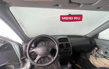 Mitsubishi Carisma I, 2003 год, 100 000 рублей, 3 фотография