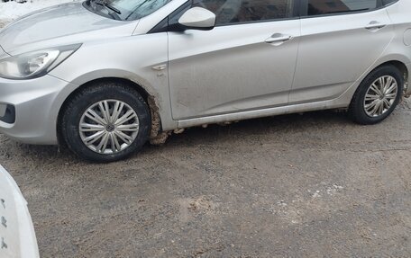 Hyundai Solaris II рестайлинг, 2014 год, 850 000 рублей, 2 фотография