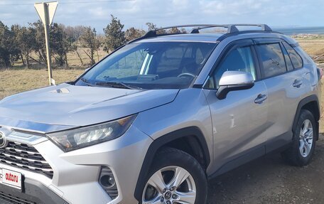 Toyota RAV4, 2019 год, 2 700 000 рублей, 6 фотография