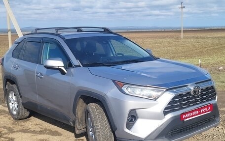 Toyota RAV4, 2019 год, 2 700 000 рублей, 9 фотография