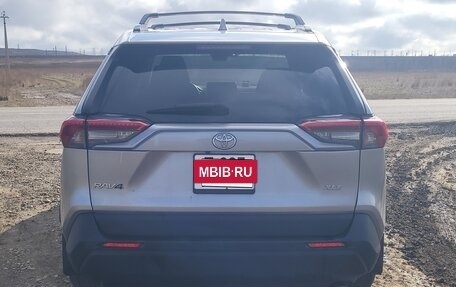 Toyota RAV4, 2019 год, 2 700 000 рублей, 7 фотография