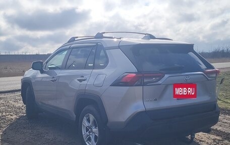 Toyota RAV4, 2019 год, 2 700 000 рублей, 8 фотография