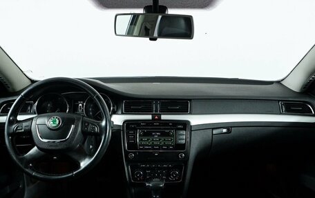 Skoda Superb III рестайлинг, 2011 год, 848 000 рублей, 14 фотография