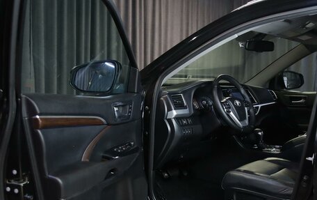 Toyota Highlander III, 2014 год, 2 599 000 рублей, 6 фотография