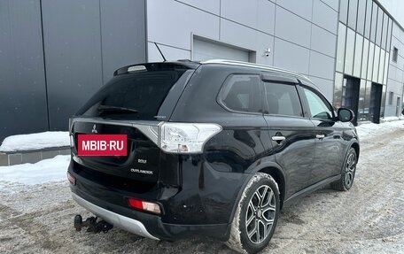 Mitsubishi Outlander III рестайлинг 3, 2014 год, 1 499 000 рублей, 6 фотография