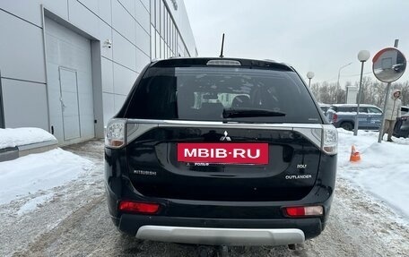 Mitsubishi Outlander III рестайлинг 3, 2014 год, 1 499 000 рублей, 5 фотография