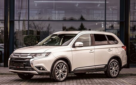 Mitsubishi Outlander III рестайлинг 3, 2018 год, 1 775 000 рублей, 1 фотография