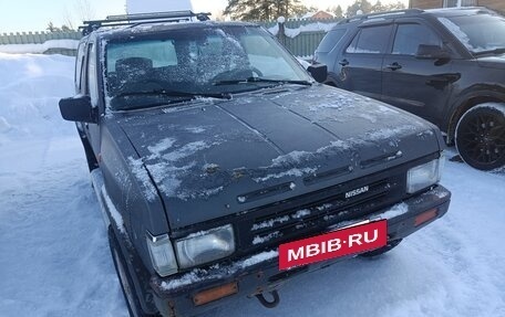 Nissan Terrano II рестайлинг, 1990 год, 130 000 рублей, 2 фотография