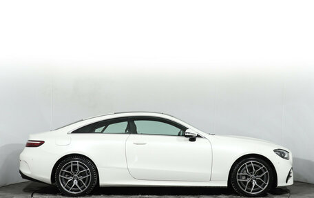 Mercedes-Benz E-Класс, 2020 год, 5 990 000 рублей, 4 фотография