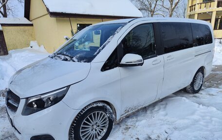 Mercedes-Benz V-Класс, 2019 год, 3 690 000 рублей, 2 фотография