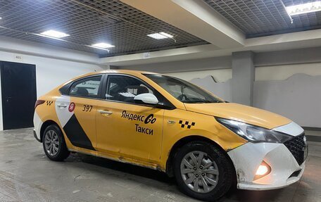 Hyundai Solaris II рестайлинг, 2021 год, 1 050 000 рублей, 4 фотография