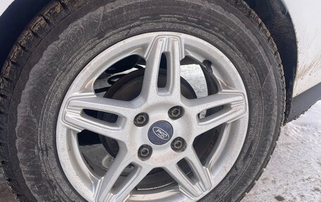 Ford Fiesta, 2015 год, 950 000 рублей, 3 фотография