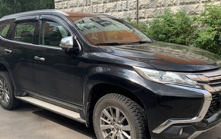 Mitsubishi Pajero Sport III рестайлинг, 2018 год, 3 390 000 рублей, 2 фотография