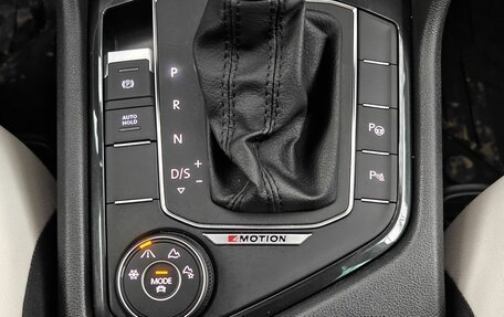 Volkswagen Tiguan II, 2020 год, 2 775 000 рублей, 15 фотография