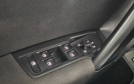 Volkswagen Tiguan II, 2020 год, 2 775 000 рублей, 16 фотография