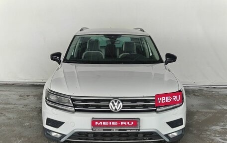 Volkswagen Tiguan II, 2020 год, 2 775 000 рублей, 2 фотография