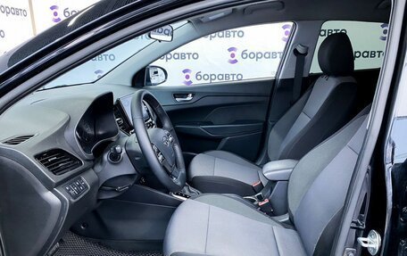 Hyundai Solaris II рестайлинг, 2021 год, 1 565 000 рублей, 11 фотография