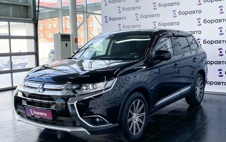 Mitsubishi Outlander III рестайлинг 3, 2018 год, 1 790 000 рублей, 2 фотография
