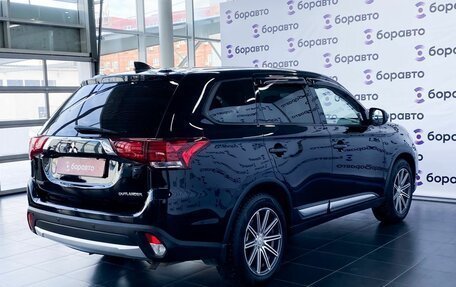 Mitsubishi Outlander III рестайлинг 3, 2018 год, 1 790 000 рублей, 4 фотография