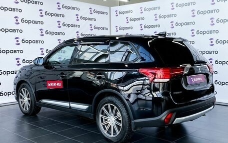 Mitsubishi Outlander III рестайлинг 3, 2018 год, 1 790 000 рублей, 3 фотография