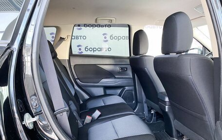 Mitsubishi Outlander III рестайлинг 3, 2018 год, 1 790 000 рублей, 14 фотография