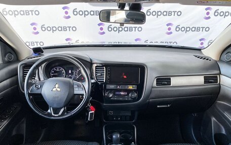 Mitsubishi Outlander III рестайлинг 3, 2018 год, 1 790 000 рублей, 16 фотография