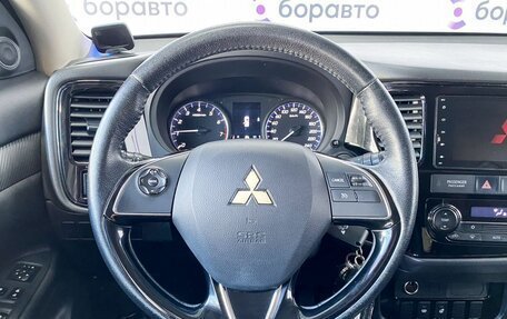 Mitsubishi Outlander III рестайлинг 3, 2018 год, 1 790 000 рублей, 9 фотография