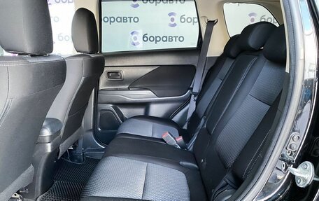 Mitsubishi Outlander III рестайлинг 3, 2018 год, 1 790 000 рублей, 13 фотография