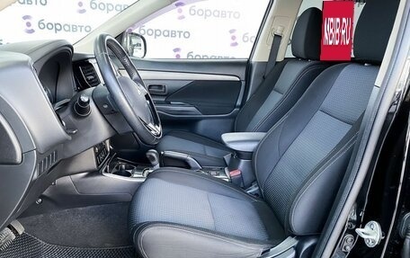 Mitsubishi Outlander III рестайлинг 3, 2018 год, 1 790 000 рублей, 12 фотография