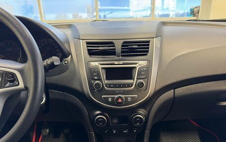 Hyundai Solaris II рестайлинг, 2015 год, 850 000 рублей, 12 фотография