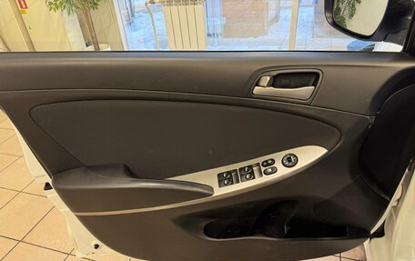 Hyundai Solaris II рестайлинг, 2015 год, 850 000 рублей, 14 фотография