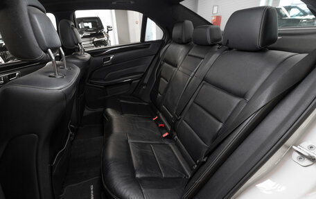 Mercedes-Benz E-Класс, 2015 год, 2 450 000 рублей, 13 фотография