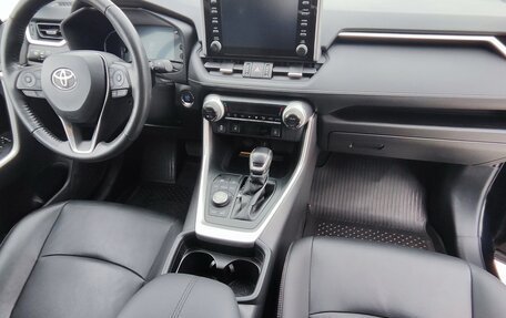 Toyota RAV4, 2020 год, 4 650 000 рублей, 7 фотография