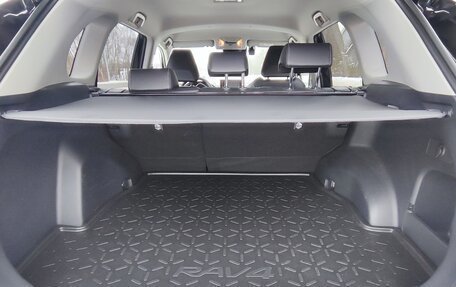 Toyota RAV4, 2020 год, 4 650 000 рублей, 14 фотография