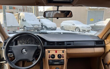 Mercedes-Benz W124, 1988 год, 195 000 рублей, 1 фотография