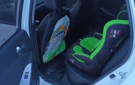 Hyundai Solaris II рестайлинг, 2015 год, 980 000 рублей, 11 фотография