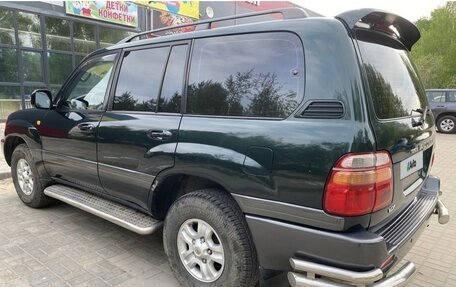 Toyota Land Cruiser 100 рестайлинг 2, 1998 год, 2 390 000 рублей, 8 фотография