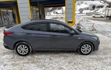 Hyundai Solaris II рестайлинг, 2021 год, 1 600 000 рублей, 8 фотография