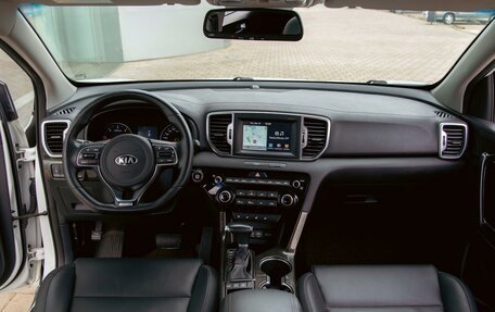 KIA Sportage IV рестайлинг, 2018 год, 2 085 000 рублей, 16 фотография