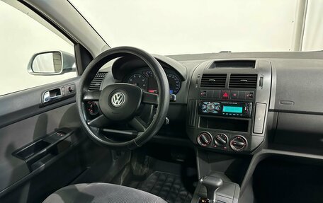 Volkswagen Polo IV рестайлинг, 2006 год, 430 000 рублей, 13 фотография