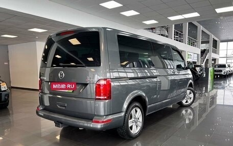 Volkswagen Multivan T6 рестайлинг, 2019 год, 3 995 000 рублей, 2 фотография
