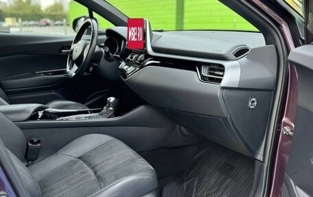 Toyota C-HR I рестайлинг, 2022 год, 2 120 000 рублей, 16 фотография