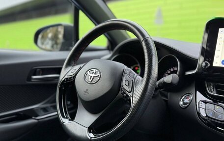 Toyota C-HR I рестайлинг, 2022 год, 2 120 000 рублей, 19 фотография