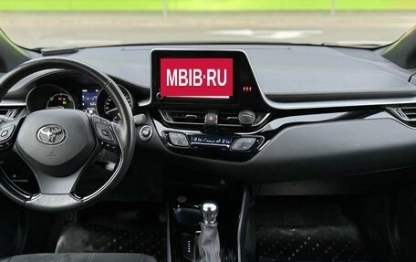 Toyota C-HR I рестайлинг, 2022 год, 2 120 000 рублей, 20 фотография