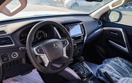 Mitsubishi Pajero Sport III рестайлинг, 2025 год, 4 250 000 рублей, 13 фотография