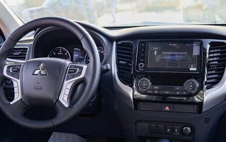 Mitsubishi Pajero Sport III рестайлинг, 2025 год, 4 250 000 рублей, 12 фотография