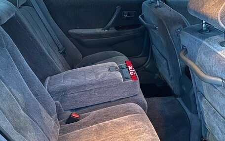 Toyota Crown Majesta, 1999 год, 1 200 000 рублей, 11 фотография